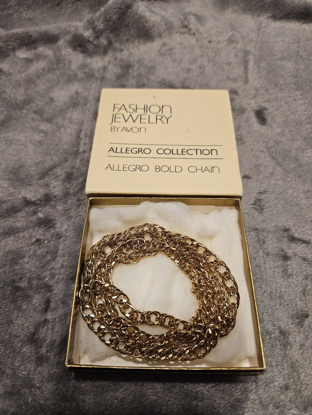 Vintage Avon 1983 Allegro Bold Chain necklace. Gold tone. 32" long.